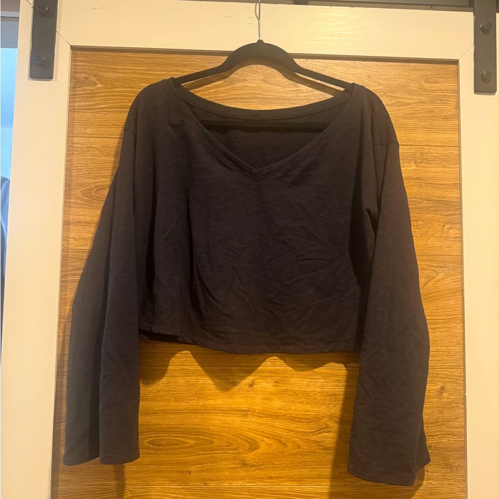 Lululemon black long sleeve oversized crop top